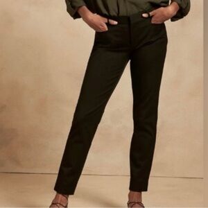 Banana Republic Classic "Sloan" Straight Leg Black Pants Size 4